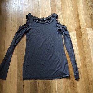 Bailey 44 Cold Shoulder size XS